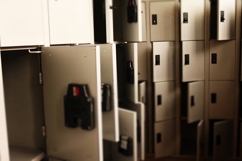 how to open a stuck locker