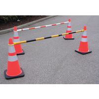 Retractable bar for safety cone