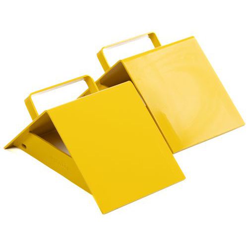 Metal Wheel Chock For Trucks With Handle - Yellow - Manutan Expert Metal Wheel Chock For Trucks With Handle - Yellow - Manutan Expert