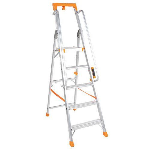 Professional aluminium step ladder with ramp - Manutan Expert