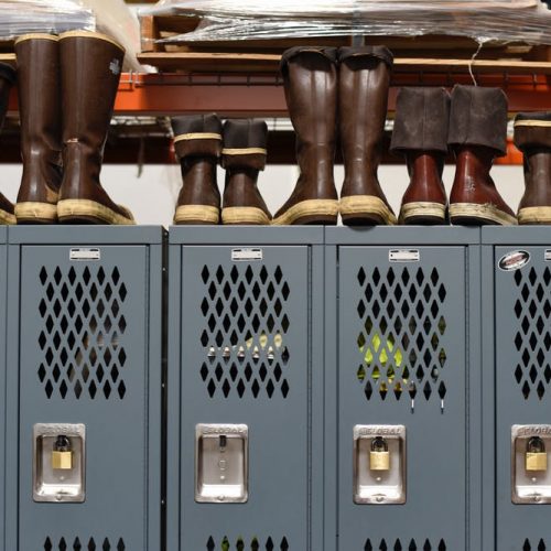 how to remove locker doors