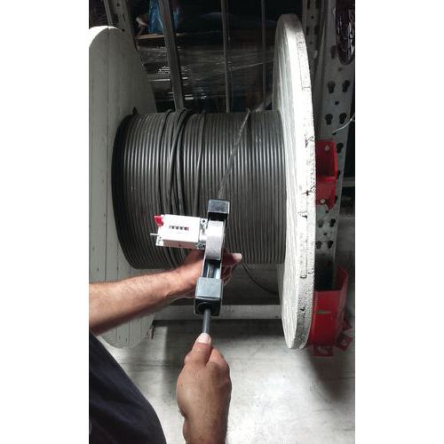 Manual cable measuring device Manutan UK