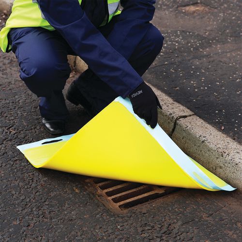Economical drain cover with handles Manutan UK