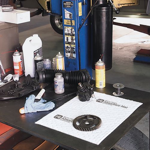 Hydrophobic absorbent roll MD+ With dispenser Manutan UK