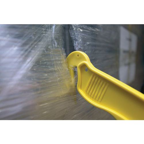 Disposable Yellow Safety Knife Pack of 25 Manutan UK